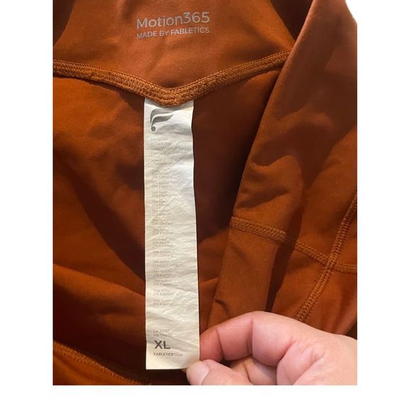 Fabletics XL Trinity Motion 365 Mid Rise 7/8 Leggings burnt orange Triple Pocket - Picture 5 of 5